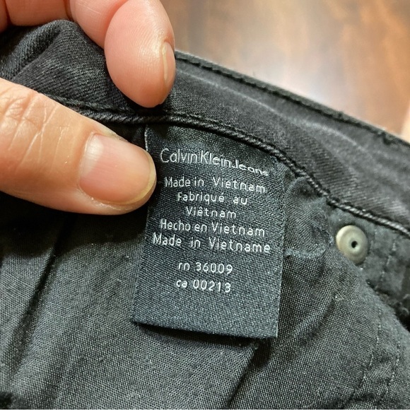 CALVIN KLEIN Ultimate Skinny Jeans black Stretch denim size 28/8 GUC - Picture 2 of 12